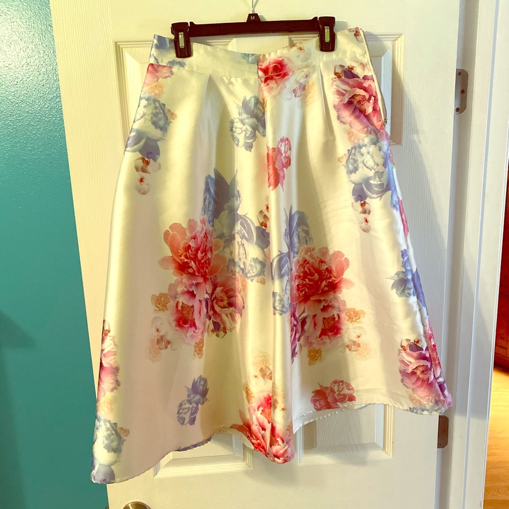 Flowered Tea party skirt 🌺🌸💐
